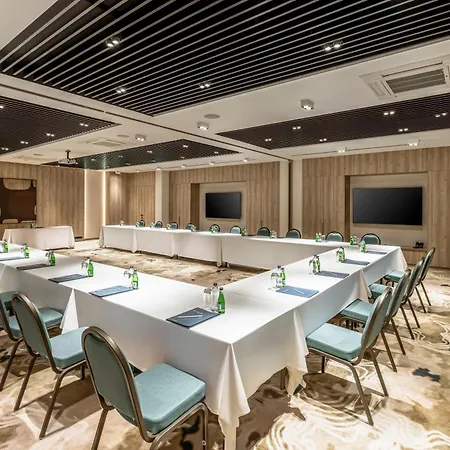 Golden Tulip Gebkim