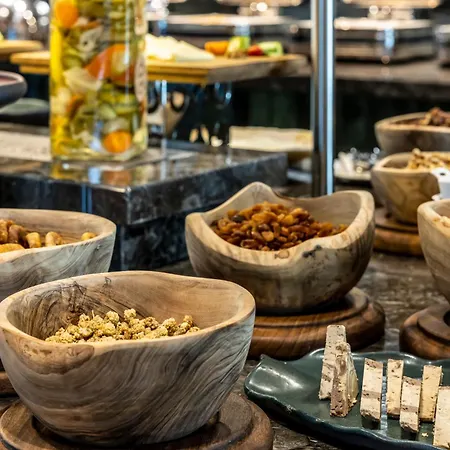 Golden Tulip Gebkim *