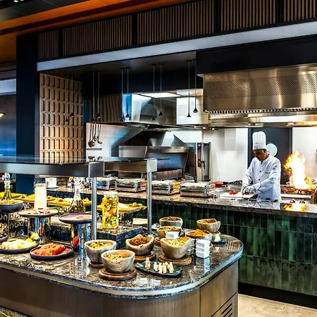 Golden Tulip Gebkim 酒店